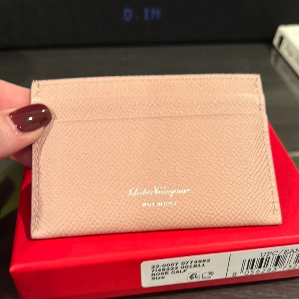 Brand New Salvatore Ferragamo Rose Calf Leather Card Holder - Picture 2 of 4